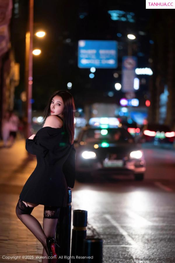 闫雪松 松果儿 [XiuRen]高清写真图 2025.10.23 No.10899 果儿Victoria第11张图片